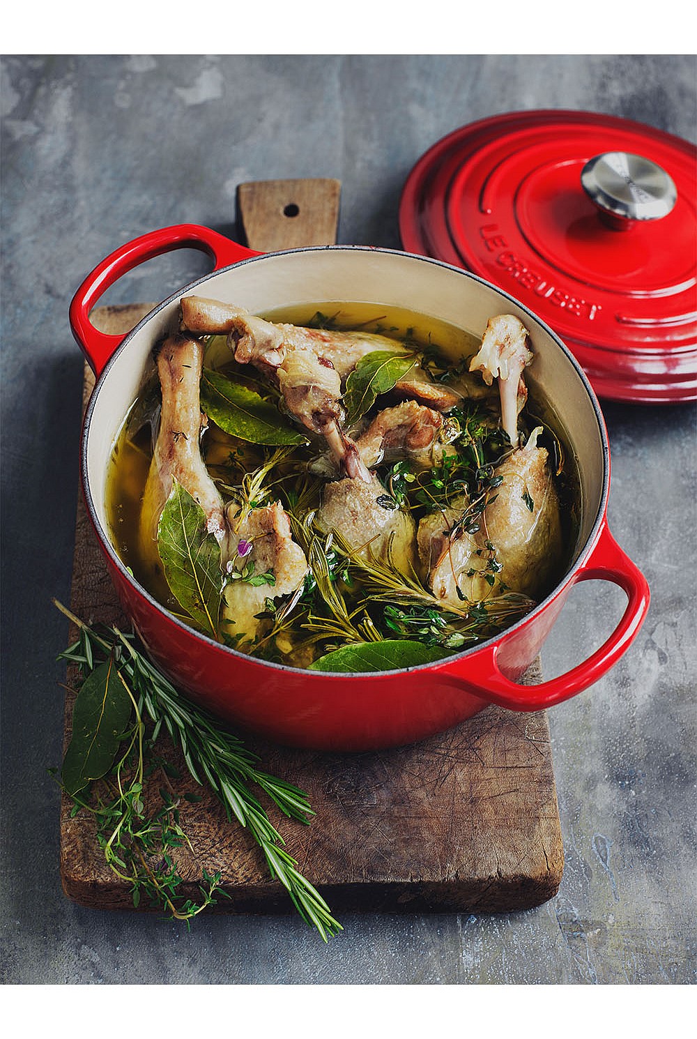Signature Cast Iron Round Casserole 24cm
