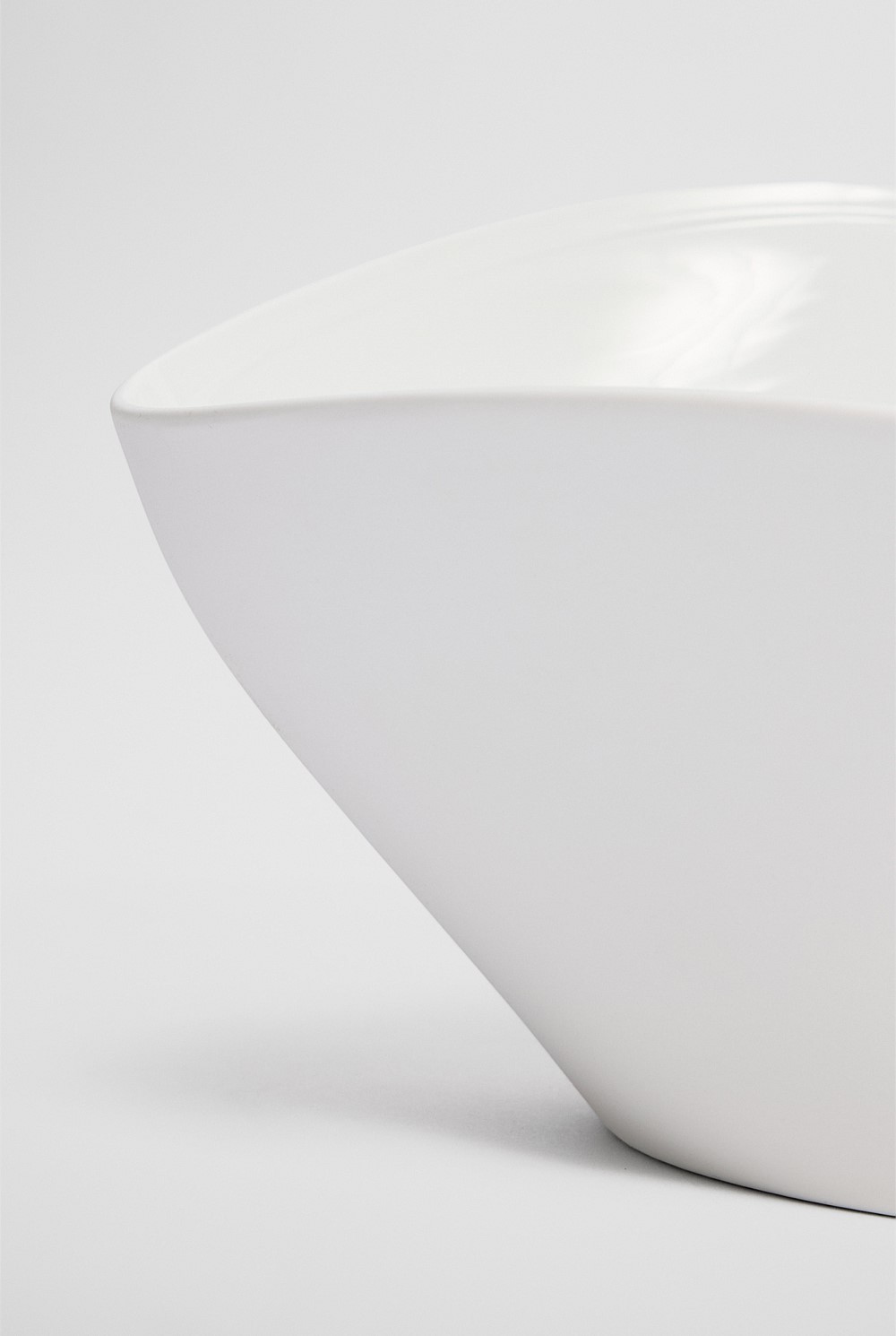 Pela Porcelain Decoration Bowl