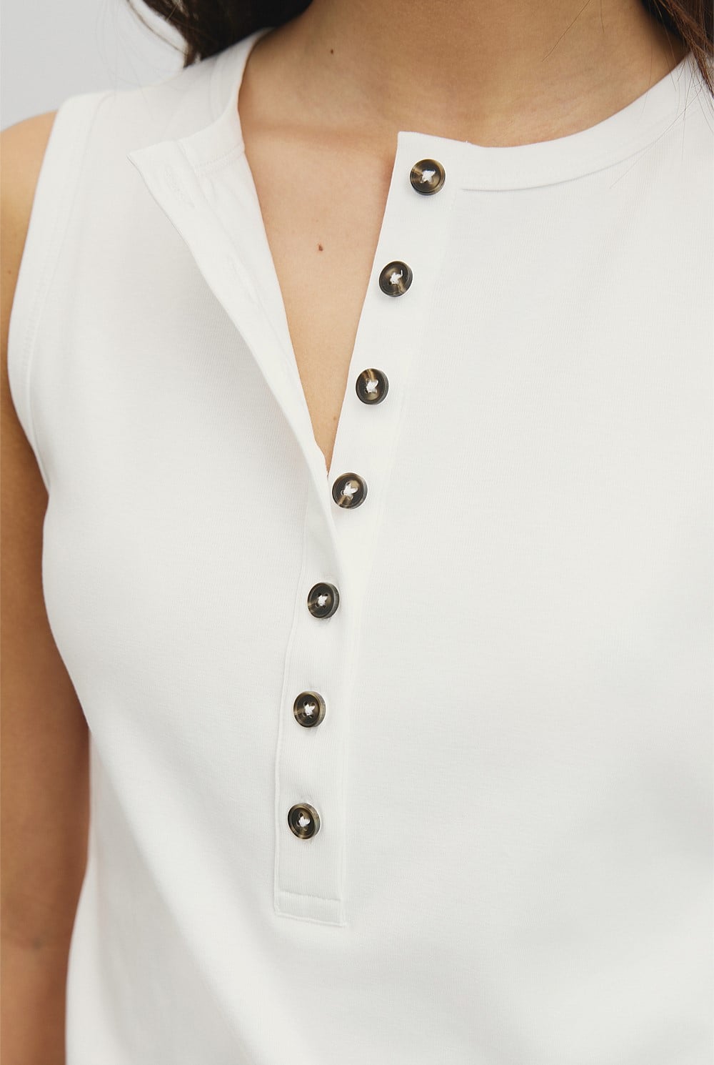 Henley Tank