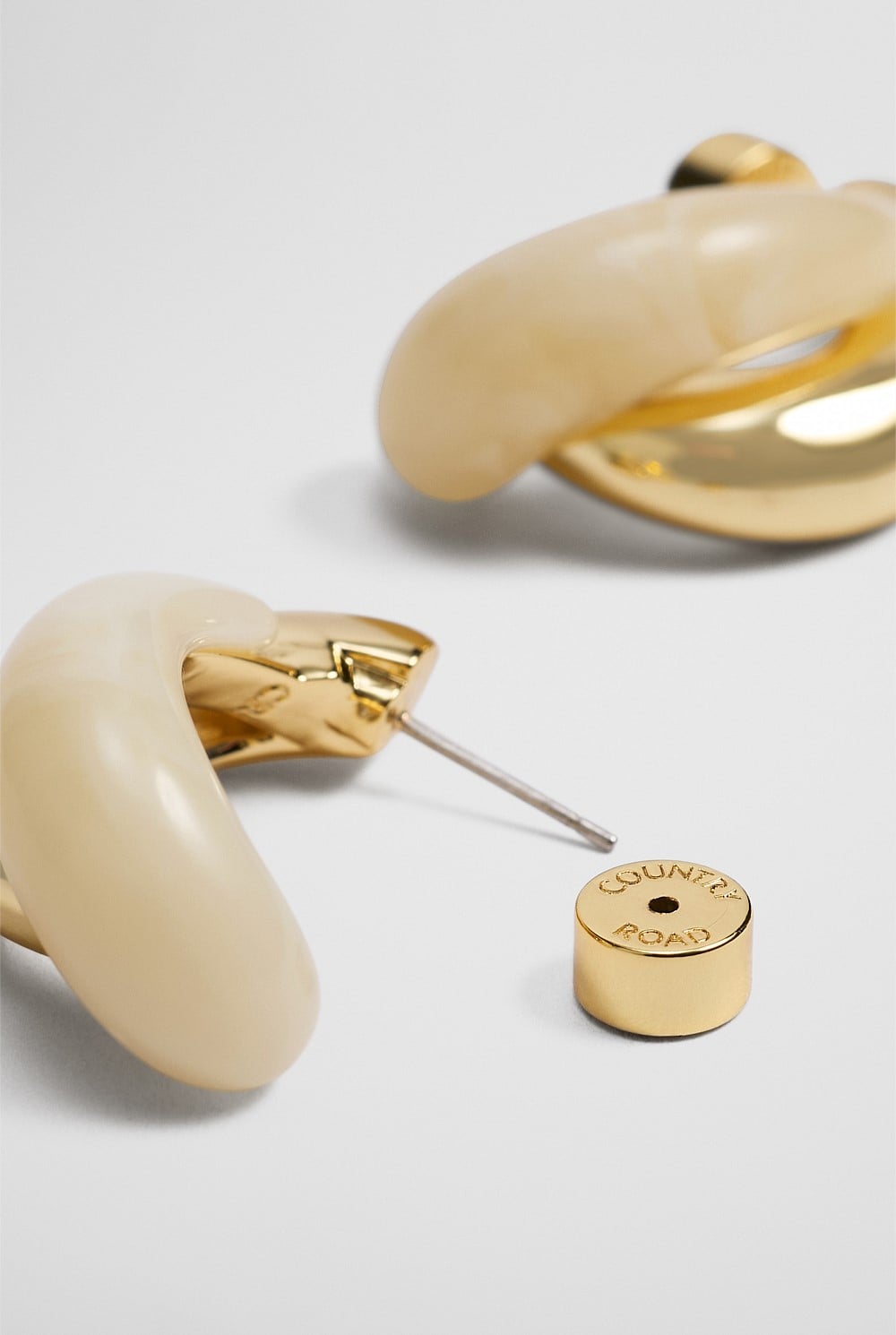 Pia Earring
