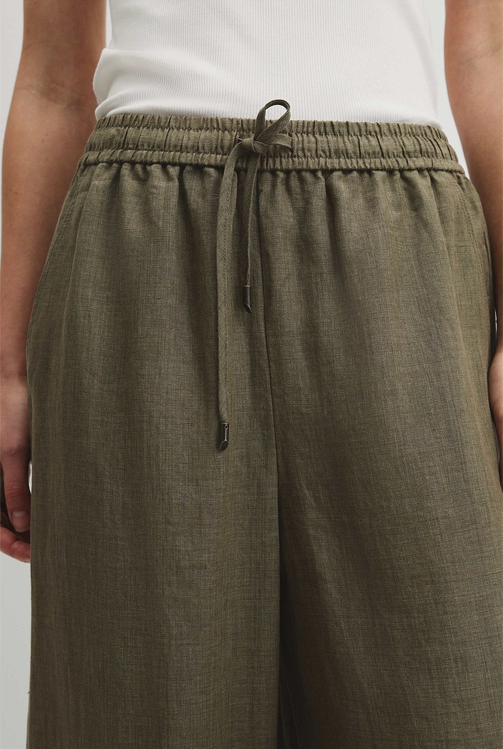 Pull-On Linen Pant