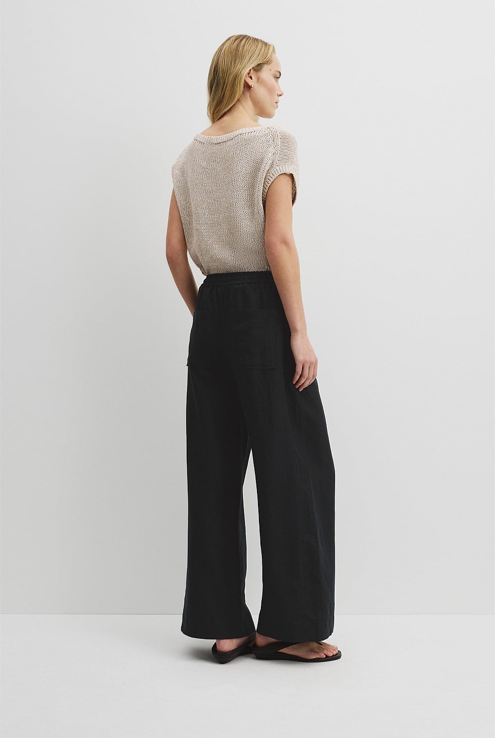 Pull-On Linen Pant