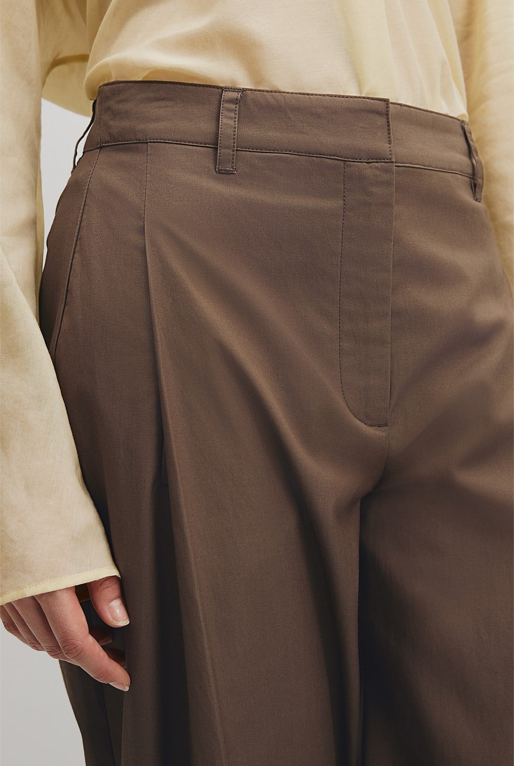 Tapered Barrel Pant