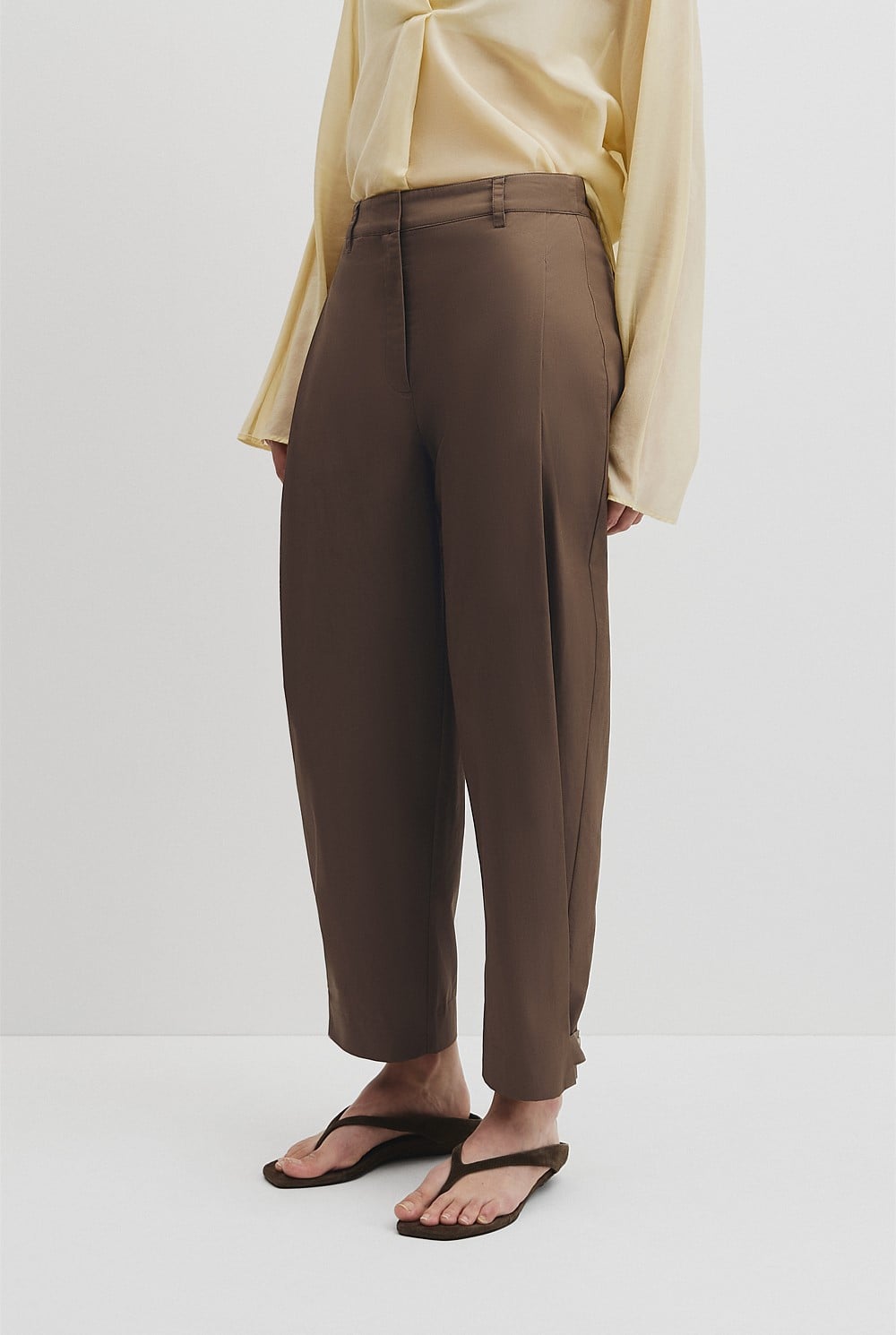 Tapered Barrel Pant