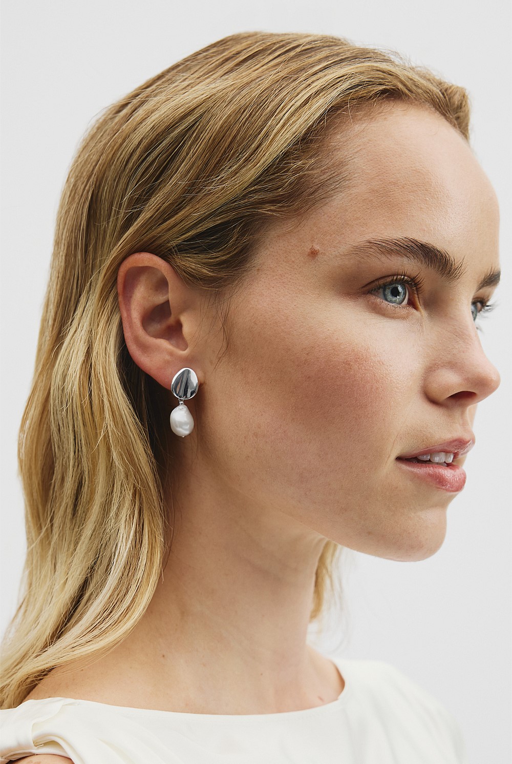 Ada Drop Stud Earring