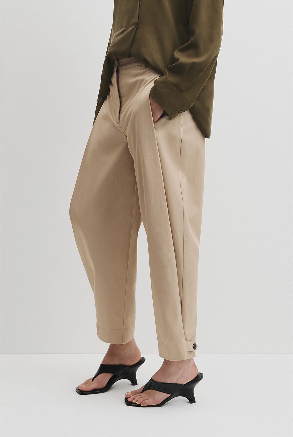 Tapered Barrel Pant