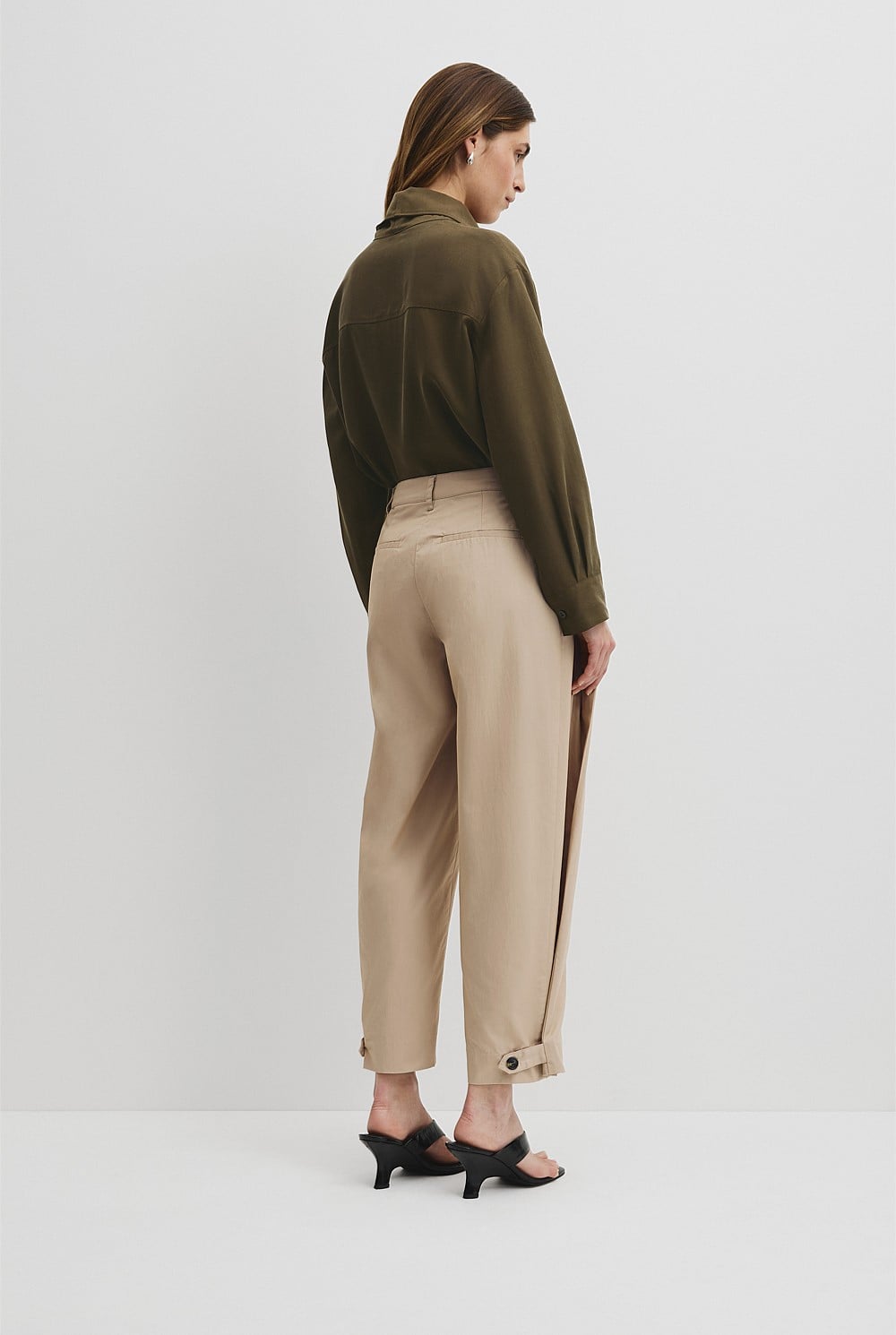 Tapered Barrel Pant