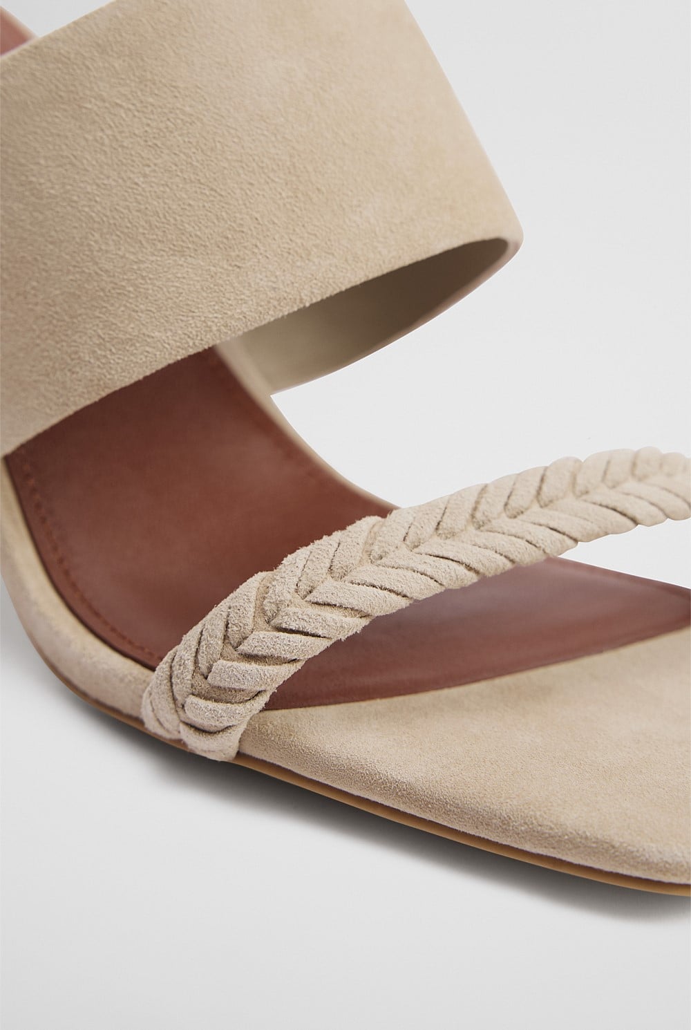 Samantha Heel