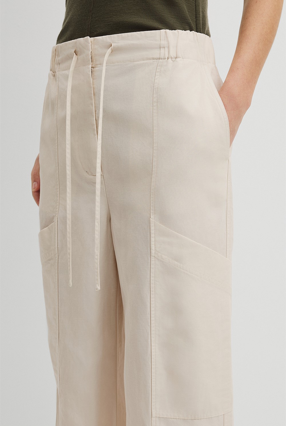 Pull On Cargo Pant Pintuck