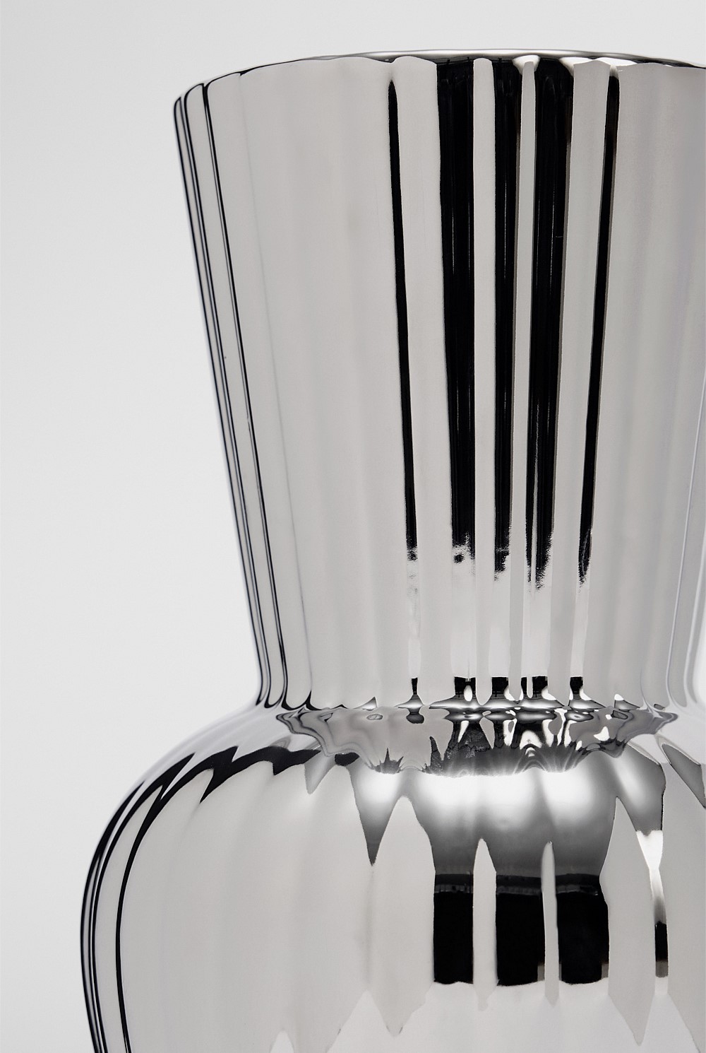 Vicki Medium Metallic Vase