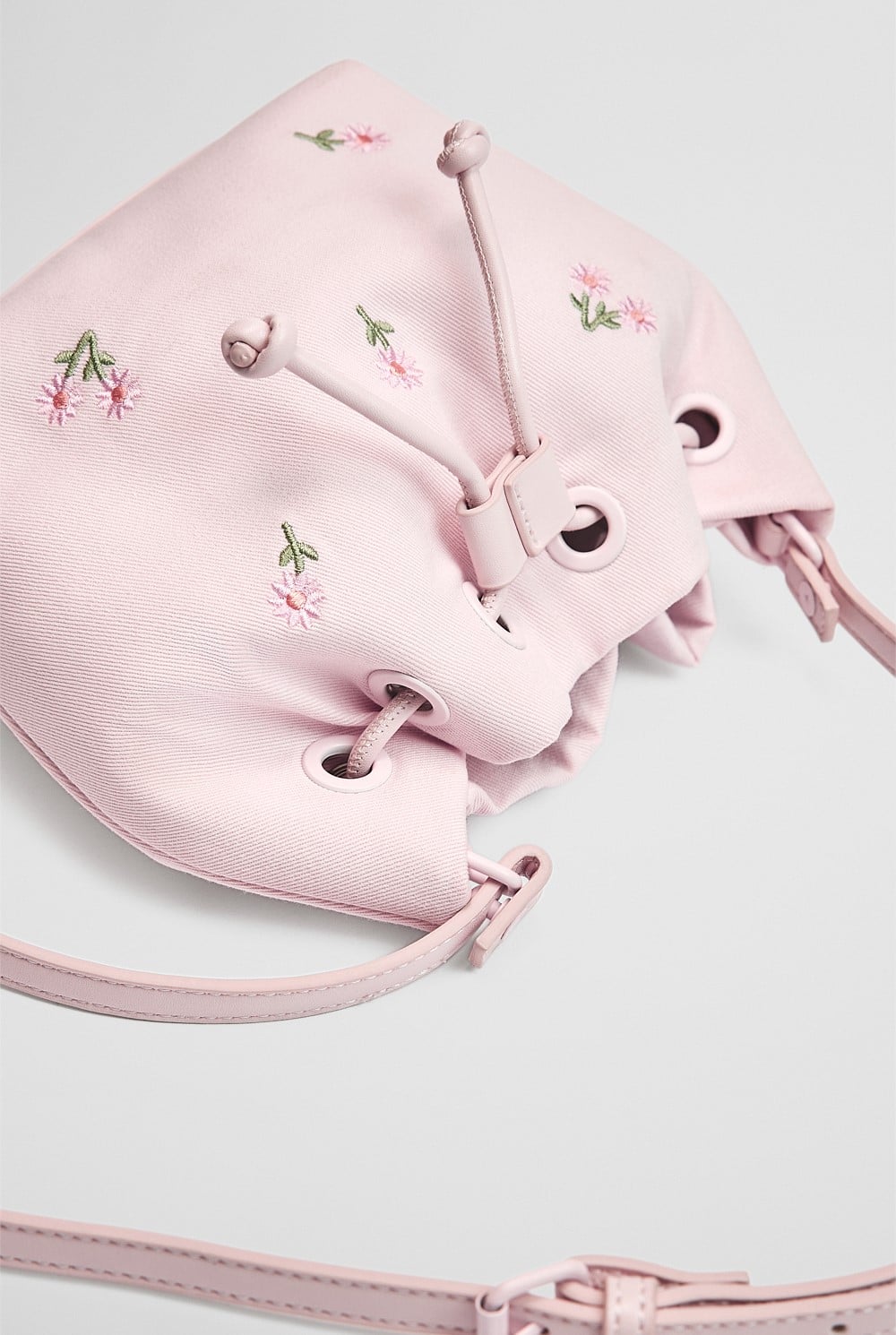 Daisy Bucket Bag