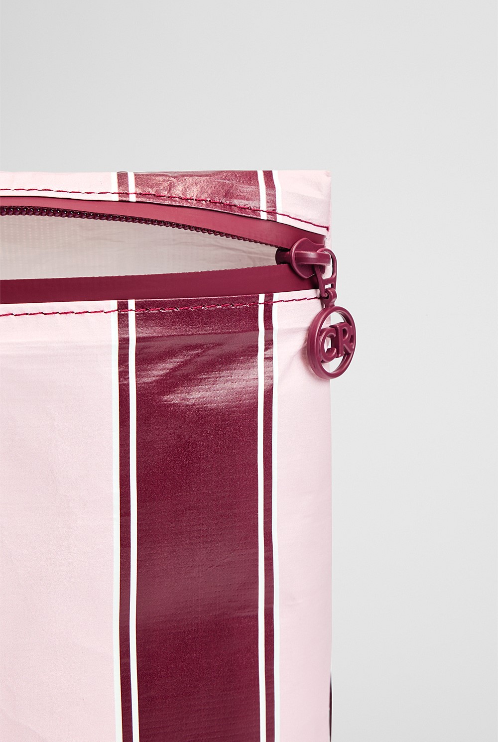 Otis Beach Pouch Set