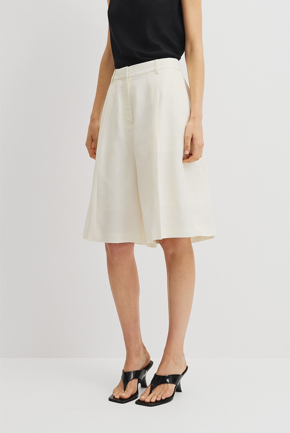 Crepe Bermuda Short