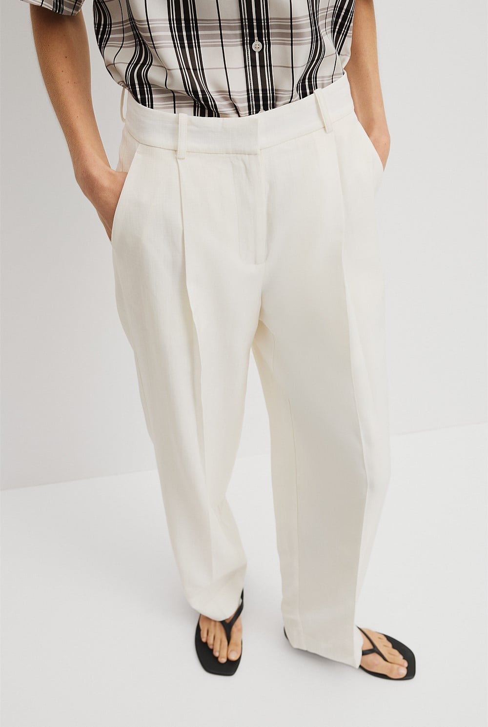 Pleat Front Pant