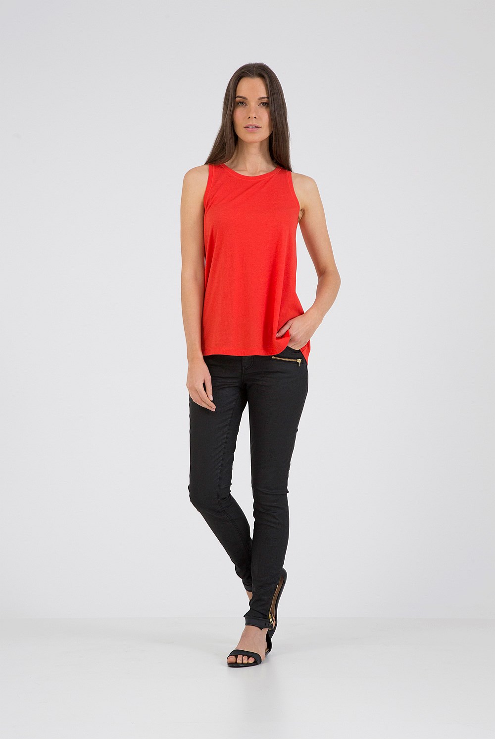 Trapeze Tank