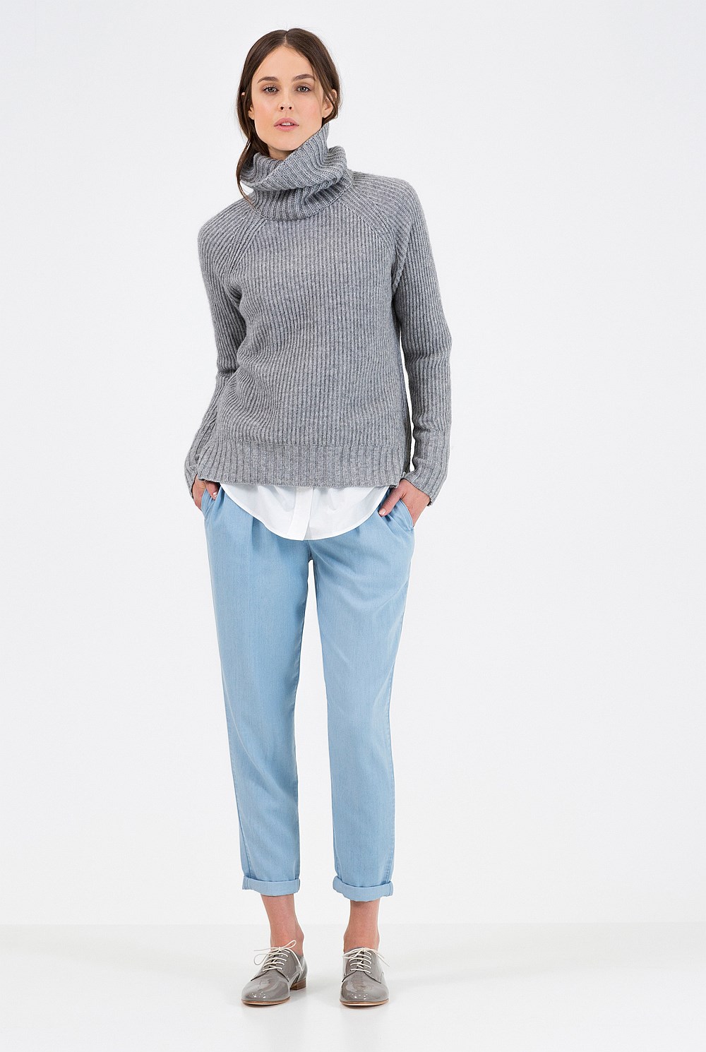 Roll Neck Slim Knit