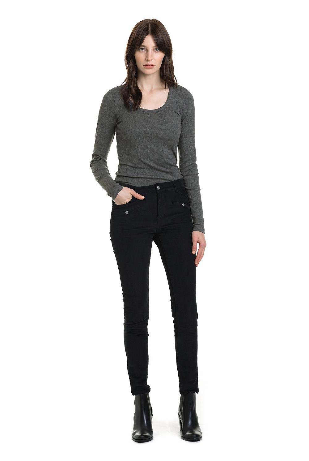 Scoop Neck Layering T-Shirt
