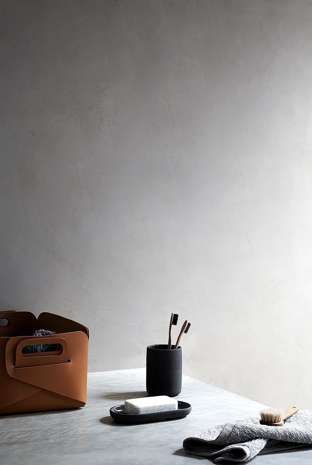 Nully Leather Basket