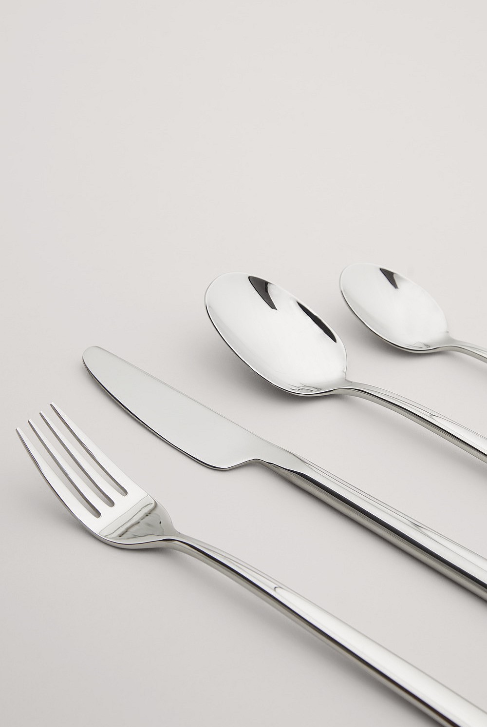 Nolan 16 Piece Cutlery Set