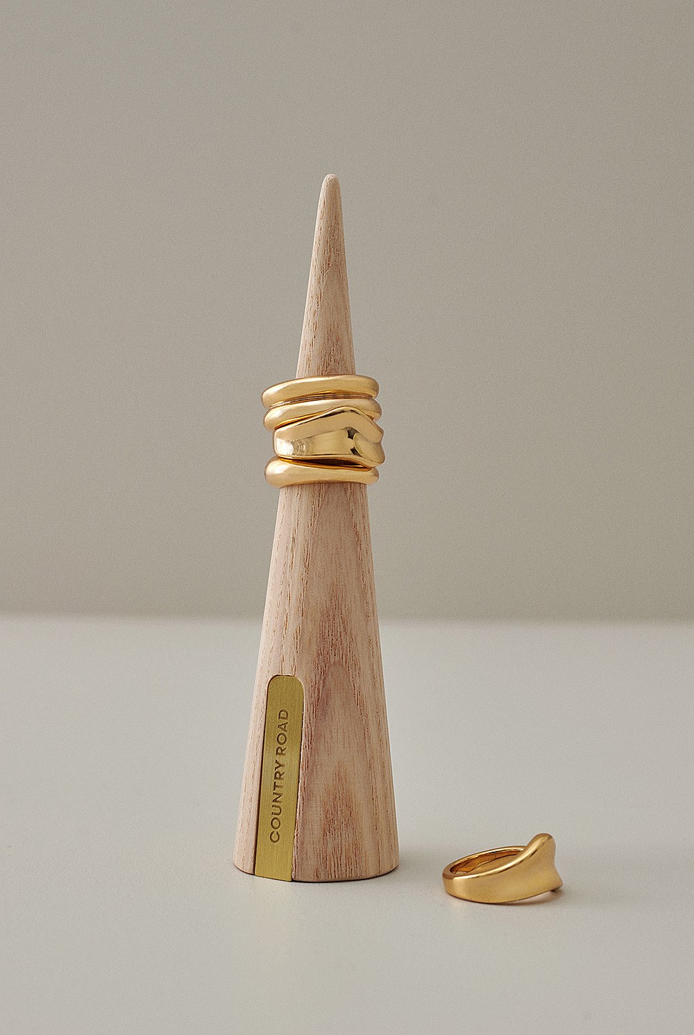 Zoe Ring Stand